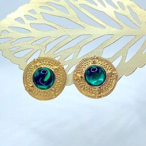 Vintage Green Jelly Belly Cabochon Clip On Earrings Gold Tone Lucite